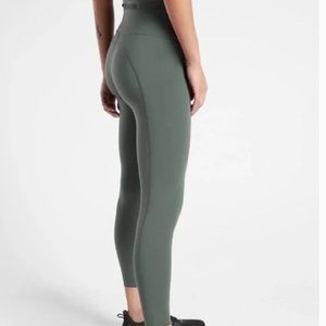 Athleta Accelerate Running Leggings Bali Green 7/8 Tight
